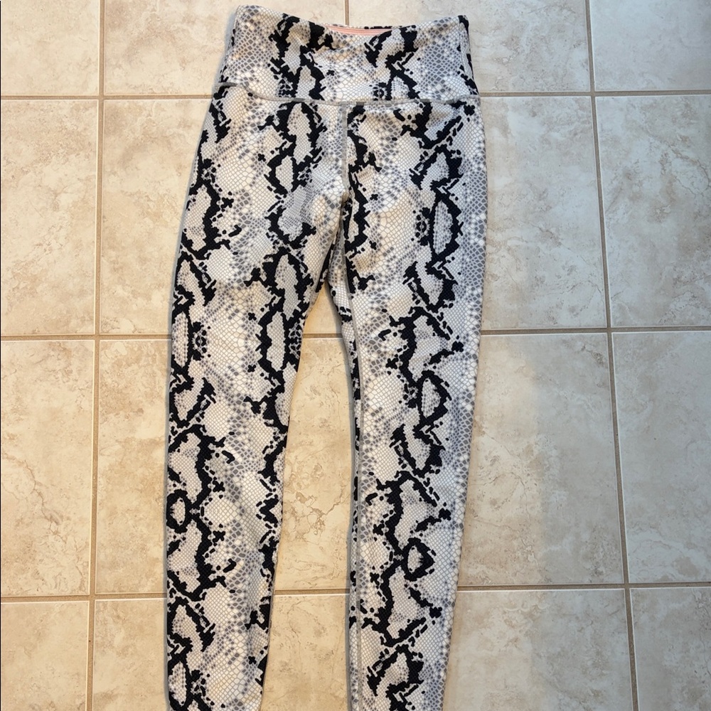 Balance Collection Black and White Snake Print Leggings